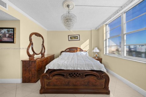 Купить кондоминиум в Санни-Айлс-Бич, Флорида 2 спальни, 114.55м2, № 1974704 - фото 8
