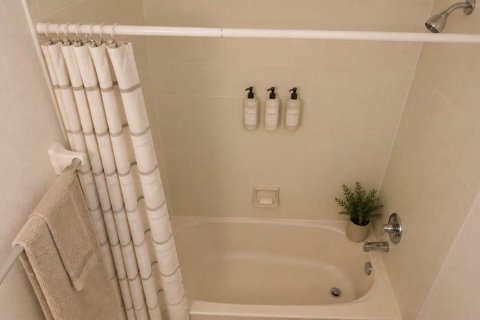 Купить кондоминиум в Киссимми, Флорида 4 комнаты, 132.57м2, № 2355695 - фото 11