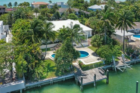 Casa en alquiler en Key Biscayne, Florida, 4 dormitorios, 297.47 m2 № 1944851 - foto 2