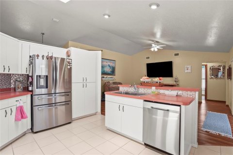 Casa en venta en Spring Hill, Florida, 3 dormitorios, 180.14 m2 № 1909778 - foto 17
