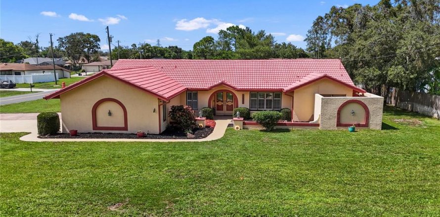 Casa en Spring Hill, Florida 3 dormitorios, 180.14 m2 № 1909778