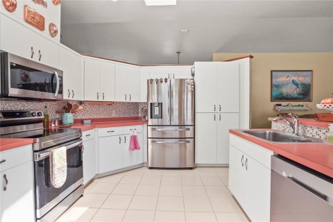 Casa en venta en Spring Hill, Florida, 3 dormitorios, 180.14 m2 № 1909778 - foto 15