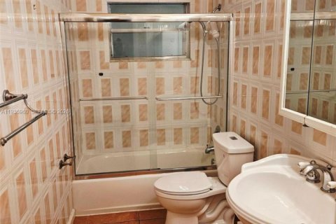 Copropriété à louer à Dania Beach, Floride: 2 chambres, 102.19 m2 № 1998189 - photo 4