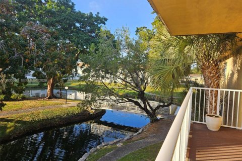 Copropriété à louer à Dania Beach, Floride: 2 chambres, 102.19 m2 № 1998189 - photo 5