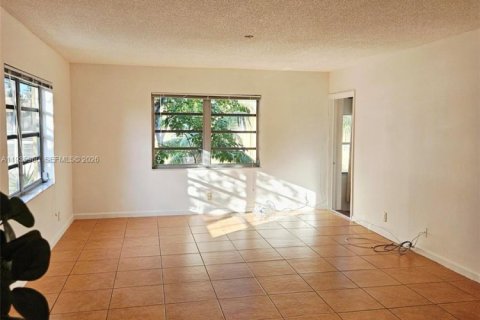 Copropriété à louer à Dania Beach, Floride: 2 chambres, 102.19 m2 № 1998189 - photo 9