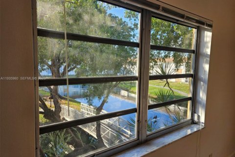 Copropriété à louer à Dania Beach, Floride: 2 chambres, 102.19 m2 № 1998189 - photo 12