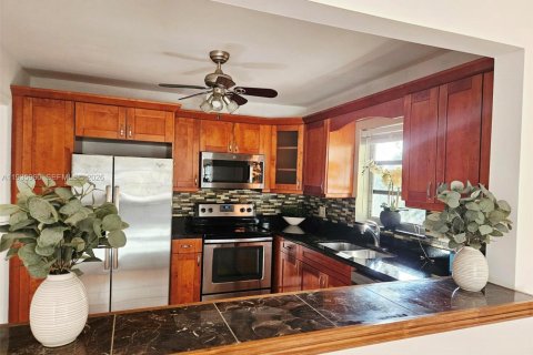 Condo à Dania Beach, Floride, 2 chambres  № 1998189