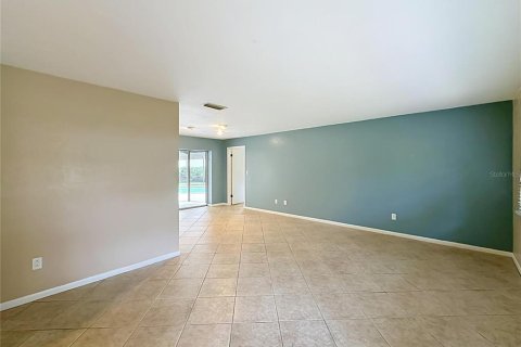 House in Gainesville, Florida 4 bedrooms, 201.23 sq.m. № 2278056 - photo 13