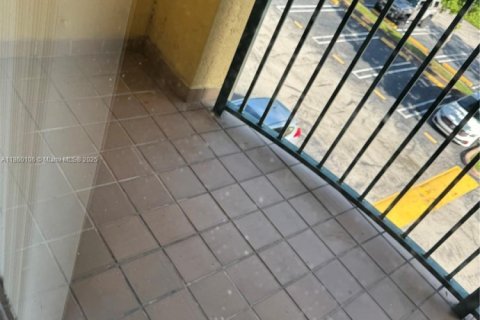 Condominio en alquiler en Doral, Florida, 2 dormitorios, 84.54 m2 № 1887653 - foto 24