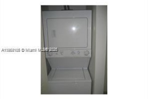 Condominio en alquiler en Doral, Florida, 2 dormitorios, 84.54 m2 № 1887653 - foto 7
