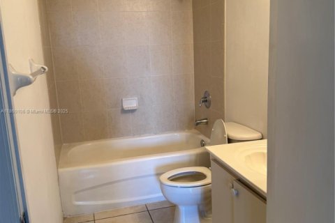 Condominio en alquiler en Doral, Florida, 2 dormitorios, 84.54 m2 № 1887653 - foto 17