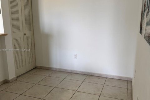 Condominio en alquiler en Doral, Florida, 2 dormitorios, 84.54 m2 № 1887653 - foto 13