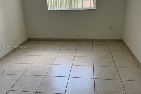 Condominio en alquiler en Doral, Florida, 2 dormitorios, 84.54 m2 № 1887653 - foto 18