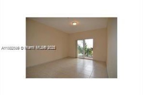Condominio en alquiler en Doral, Florida, 2 dormitorios, 84.54 m2 № 1887653 - foto 4