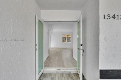 House in Homestead, Florida 3 bedrooms, 120.59 sq.m. № 2036184 - photo 2