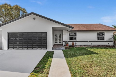 House in Homestead, Florida 3 bedrooms, 120.59 sq.m. № 2036184