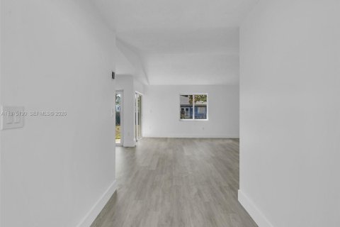 House in Homestead, Florida 3 bedrooms, 120.59 sq.m. № 2036184 - photo 3