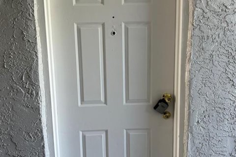 Copropriété à louer à Fort Myers, Floride: 1 chambre, 63.17 m2 № 2388269 - photo 2