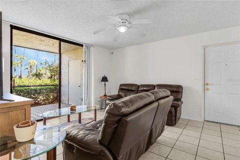 Copropriété à louer à Fort Myers, Floride: 1 chambre, 63.17 m2 № 2388269 - photo 4