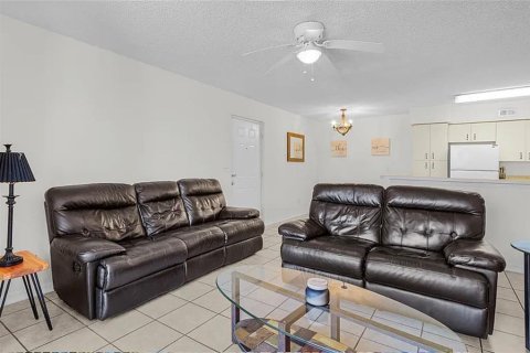 Copropriété à louer à Fort Myers, Floride: 1 chambre, 63.17 m2 № 2388269 - photo 5