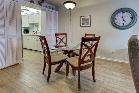 Condo in Venice, Florida, 2 bedrooms  № 1824402 - photo 15