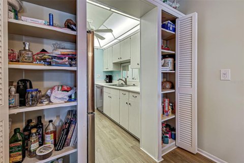 Condo in Venice, Florida, 2 bedrooms  № 1824402 - photo 16