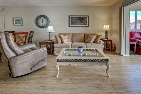 Condo in Venice, Florida, 2 bedrooms  № 1824402 - photo 9