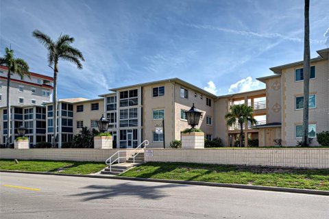 Condo in Venice, Florida, 2 bedrooms  № 1824402 - photo 2