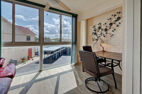 Condo in Venice, Florida, 2 bedrooms  № 1824402 - photo 13