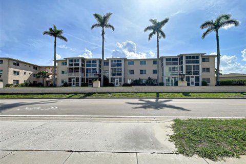 Condo in Venice, Florida, 2 bedrooms  № 1824402 - photo 3