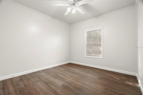 House in Saint Petersburg, Florida 4 bedrooms, 178.37 sq.m. № 2220569 - photo 20