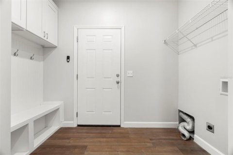 House in Saint Petersburg, Florida 4 bedrooms, 178.37 sq.m. № 2220569 - photo 25