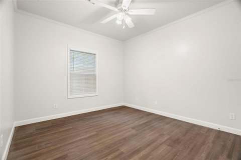 House in Saint Petersburg, Florida 4 bedrooms, 178.37 sq.m. № 2220569 - photo 21