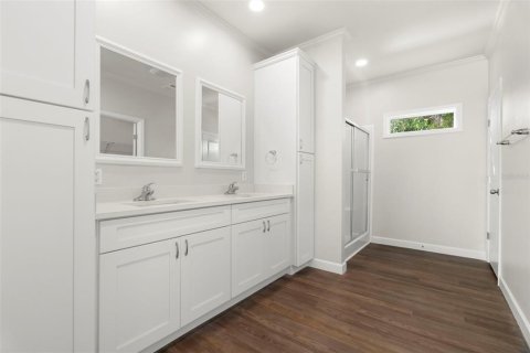 House in Saint Petersburg, Florida 4 bedrooms, 178.37 sq.m. № 2220569 - photo 16