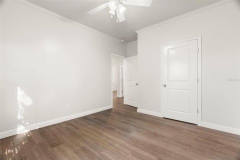 House in Saint Petersburg, Florida 4 bedrooms, 178.37 sq.m. № 2220569 - photo 19
