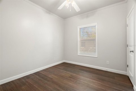 House in Saint Petersburg, Florida 4 bedrooms, 178.37 sq.m. № 2220569 - photo 23