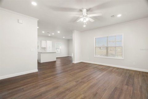 House in Saint Petersburg, Florida 4 bedrooms, 178.37 sq.m. № 2220569 - photo 10