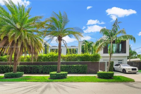 Купить виллу или дом в Форт-Лодердейл, Флорида 4 спальни, 346.9м2, № 1957848 - фото 9