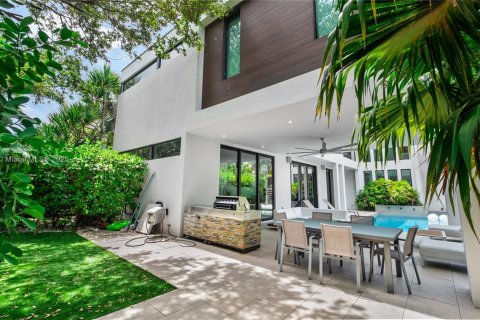 Купить виллу или дом в Форт-Лодердейл, Флорида 4 спальни, 346.9м2, № 1957848 - фото 13