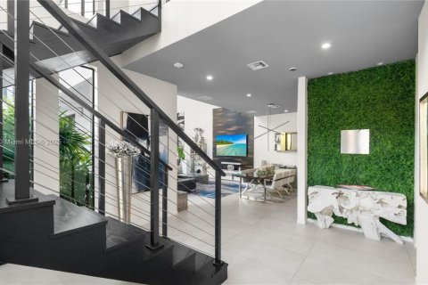 Купить виллу или дом в Форт-Лодердейл, Флорида 4 спальни, 346.9м2, № 1957848 - фото 25