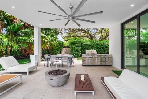 Купить виллу или дом в Форт-Лодердейл, Флорида 4 спальни, 346.9м2, № 1957848 - фото 16