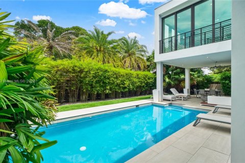 Купить виллу или дом в Форт-Лодердейл, Флорида 4 спальни, 346.9м2, № 1957848 - фото 17