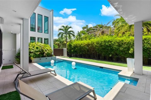 Купить виллу или дом в Форт-Лодердейл, Флорида 4 спальни, 346.9м2, № 1957848 - фото 23