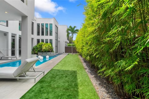 Купить виллу или дом в Форт-Лодердейл, Флорида 4 спальни, 346.9м2, № 1957848 - фото 12