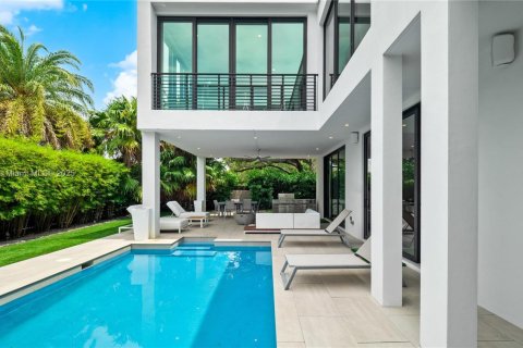 Купить виллу или дом в Форт-Лодердейл, Флорида 4 спальни, 346.9м2, № 1957848 - фото 18