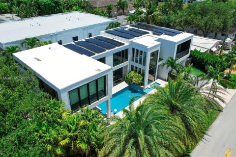 Купить виллу или дом в Форт-Лодердейл, Флорида 4 спальни, 346.9м2, № 1957848 - фото 2