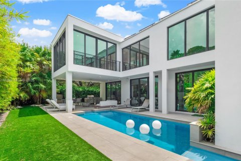 Купить виллу или дом в Форт-Лодердейл, Флорида 4 спальни, 346.9м2, № 1957848 - фото 10