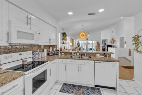 Copropriété à vendre à Miami Lakes, Floride: 2 chambres, 130.53 m2 № 1993701 - photo 22