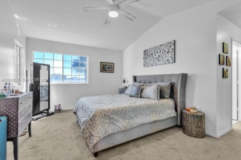 Copropriété à vendre à Miami Lakes, Floride: 2 chambres, 130.53 m2 № 1993701 - photo 13