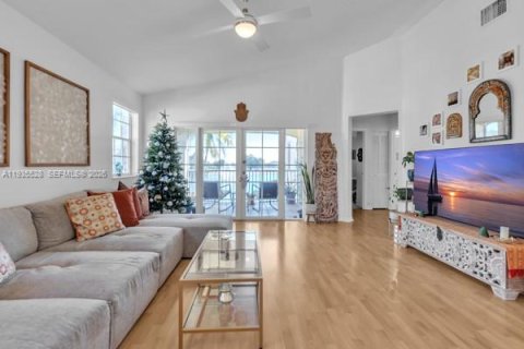 Copropriété à vendre à Miami Lakes, Floride: 2 chambres, 130.53 m2 № 1993701 - photo 8